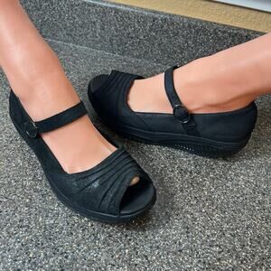 Skechers Shape Ups Womens 7.5 Black Leather Flats Comfort Casual Mary Jane Shoe